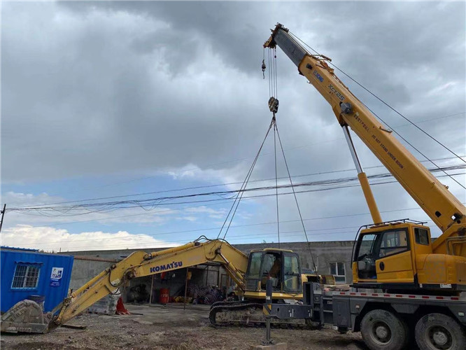 连江县25吨吊车的工作半径是多少？