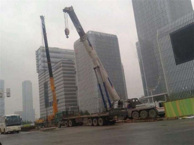 连江县25吨吊车能吊多重设备？